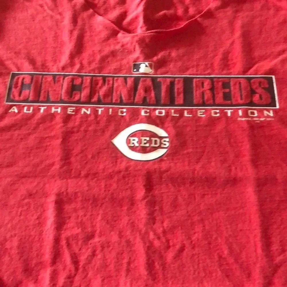 Cincinnati Reds authentic tee shirt - Picture 2 of 5